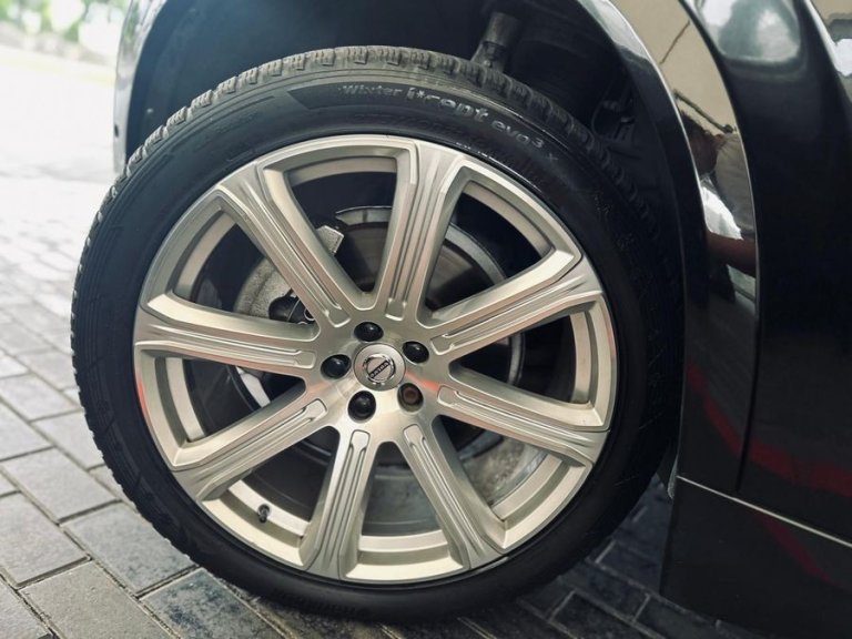 volvo-xc-90-czarne (37)