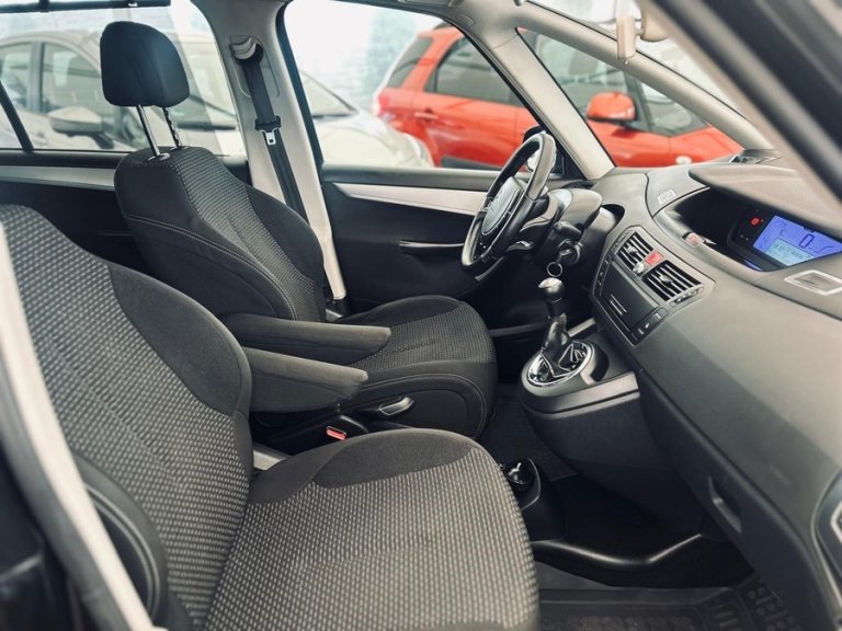 citroen-c4-grand-picasso-08