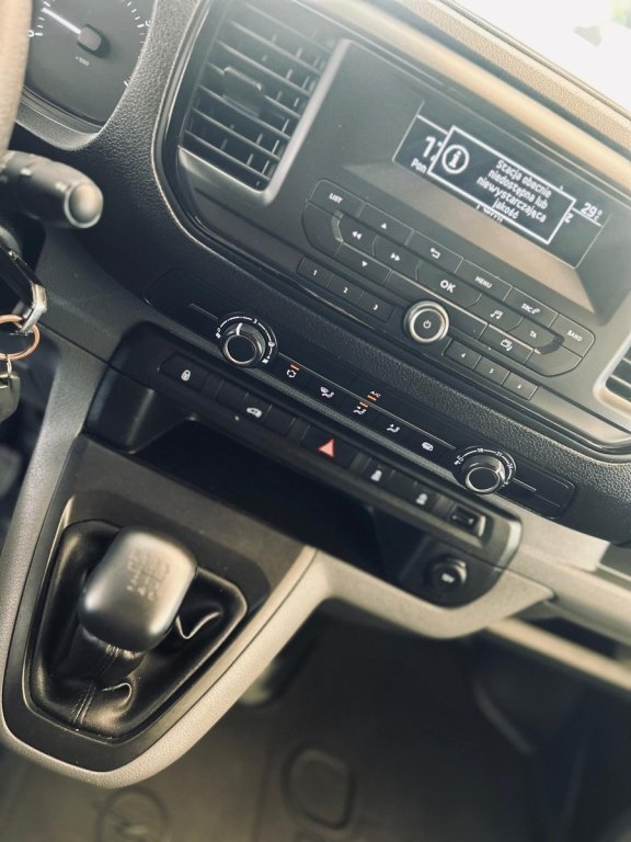 opel vivaro 8
