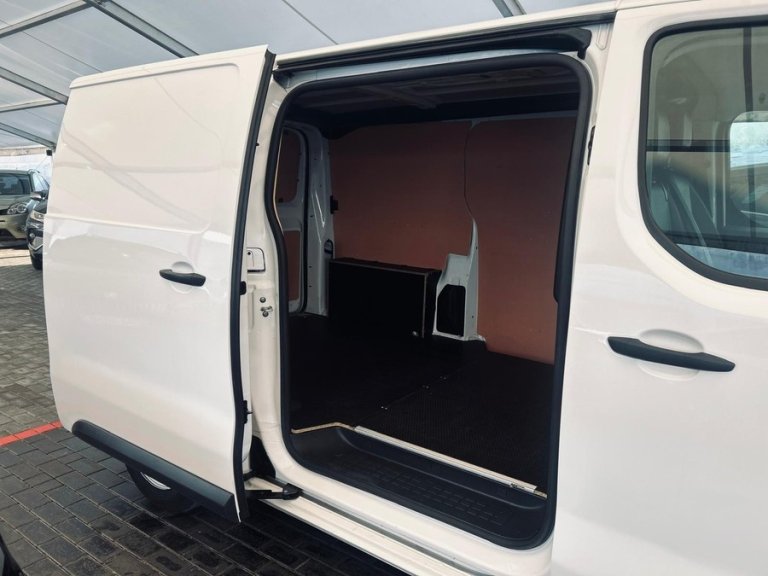 opel vivaro 9