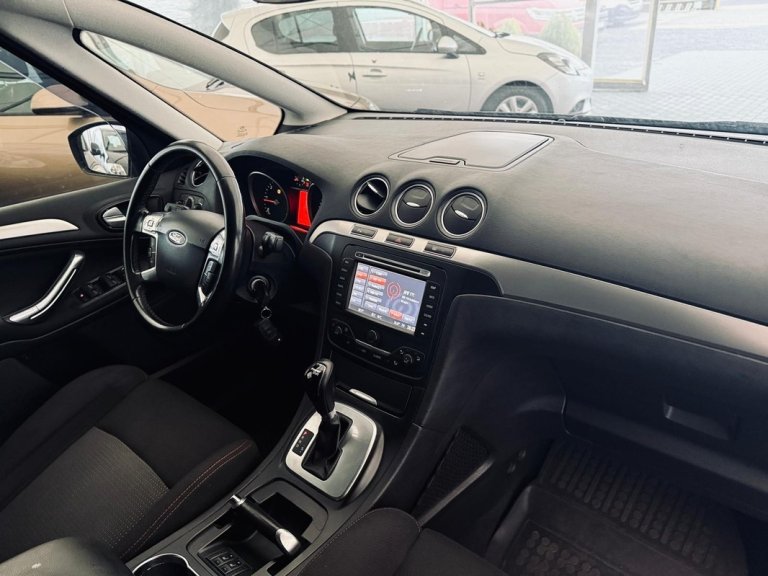 ford s-max img-20250416-wa0109