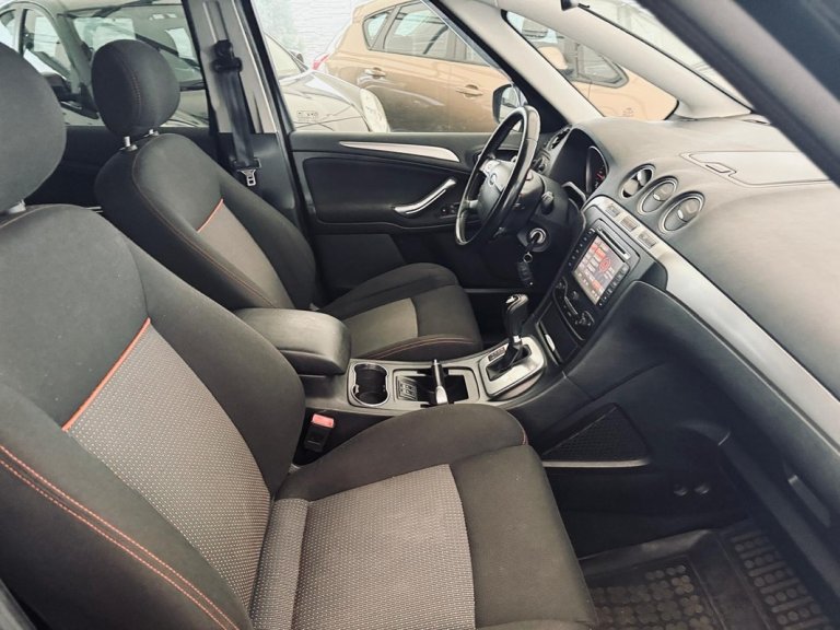ford s-max img-20250416-wa0140
