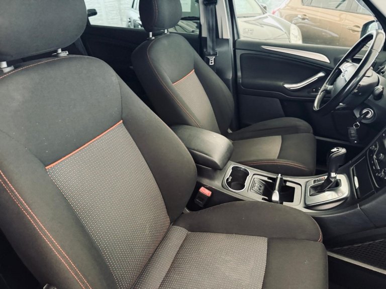 ford s-max img-20250416-wa0141