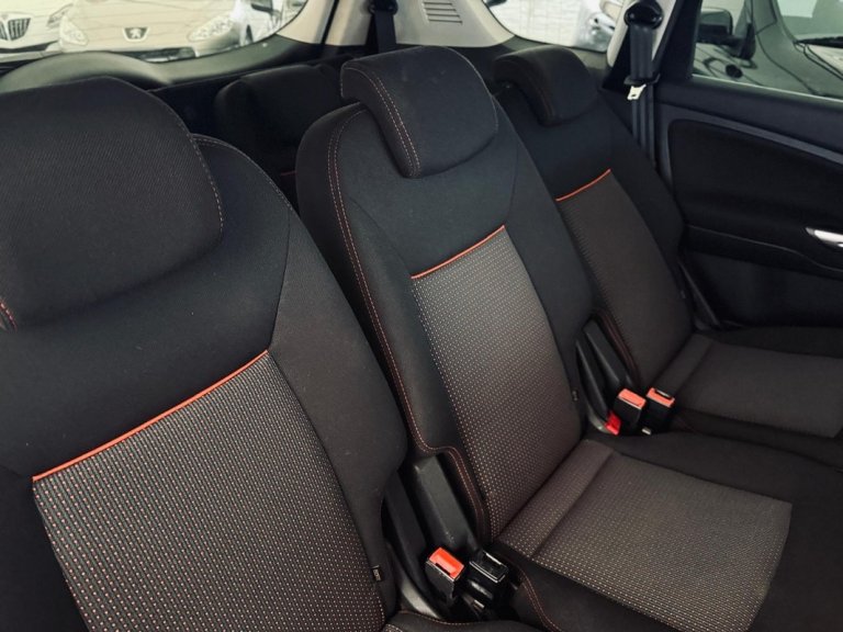 ford s-max img-20250416-wa0142