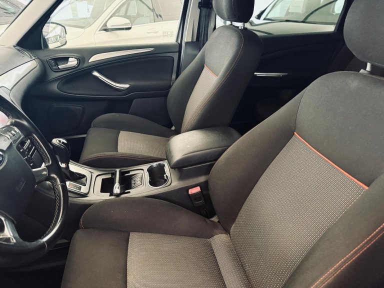 ford s-max img-20250416-wa0101