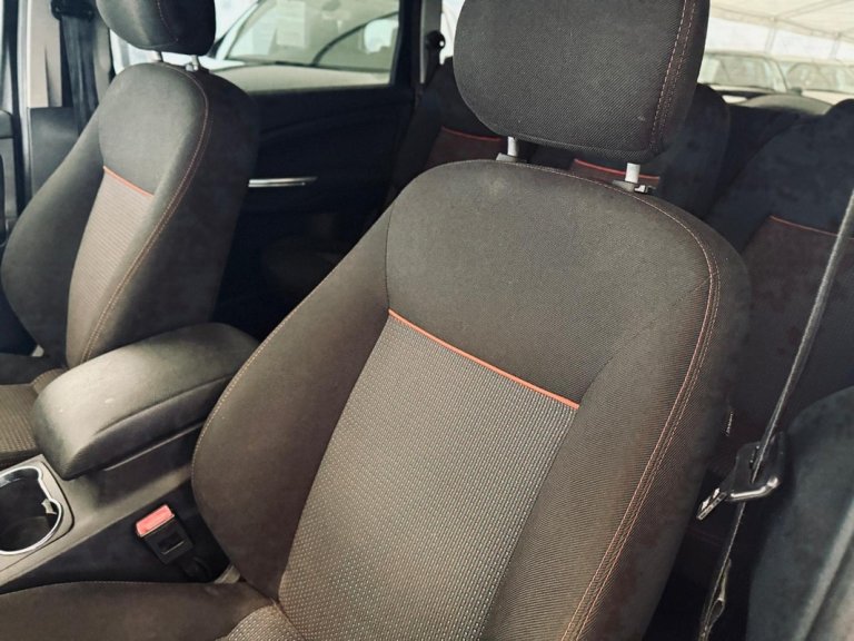 ford s-max img-20250416-wa0102