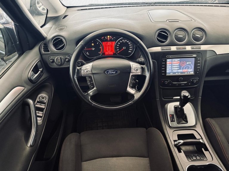 ford s-max img-20250416-wa0105