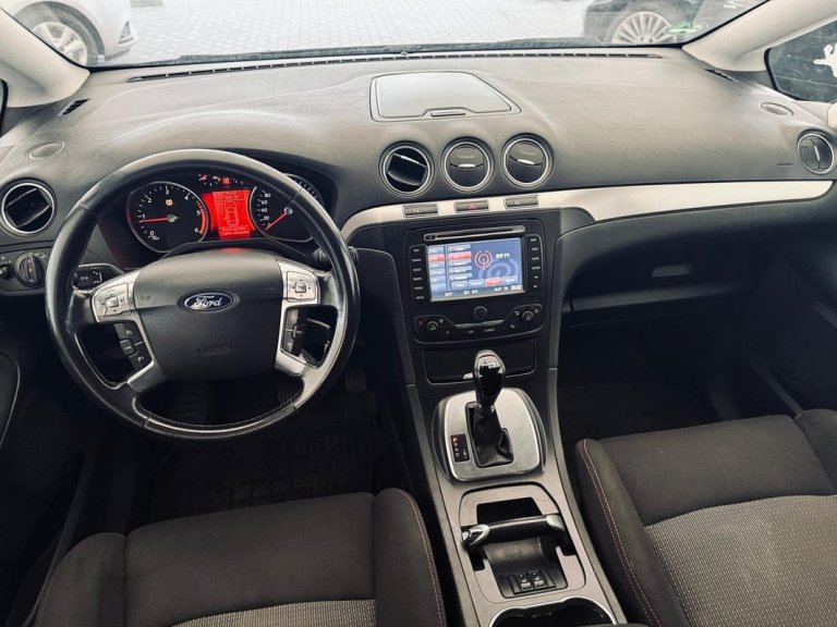 ford s-max img-20250416-wa0108
