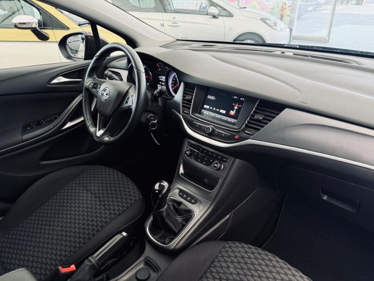 Opel Astra IMG-20250604-WA0015