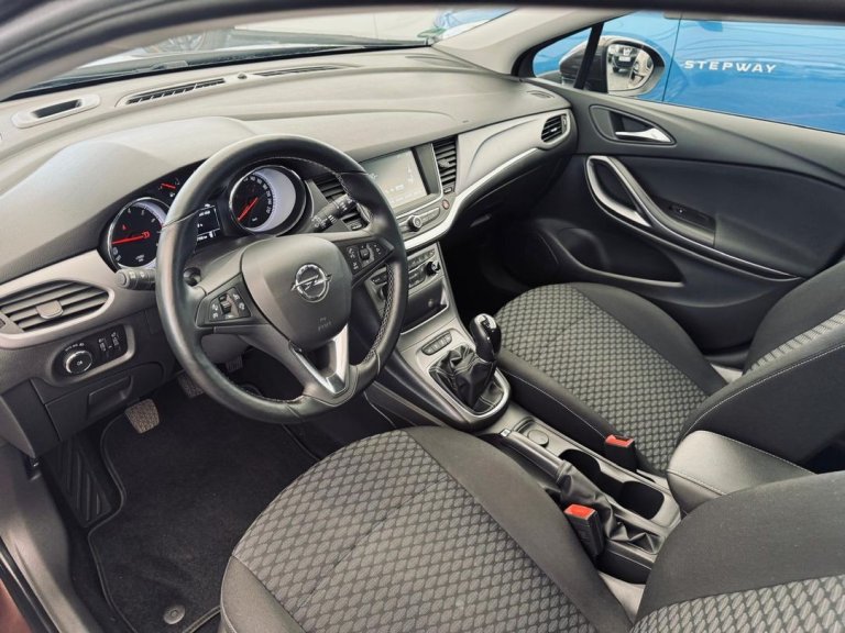 Opel Astra IMG-20250604-WA0001