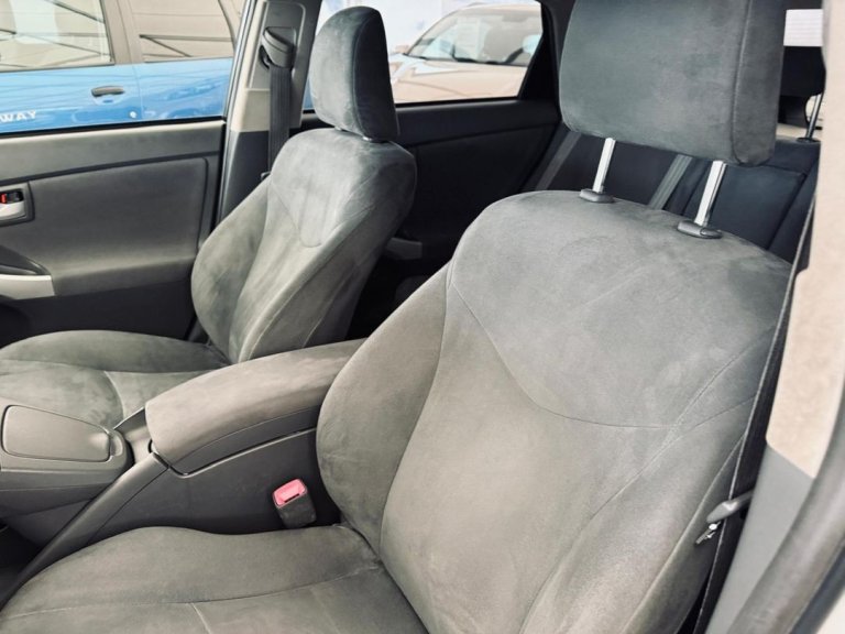Toyota Prius 13