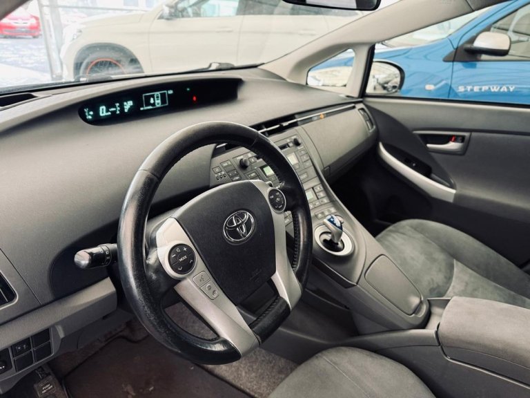 Toyota Prius 28