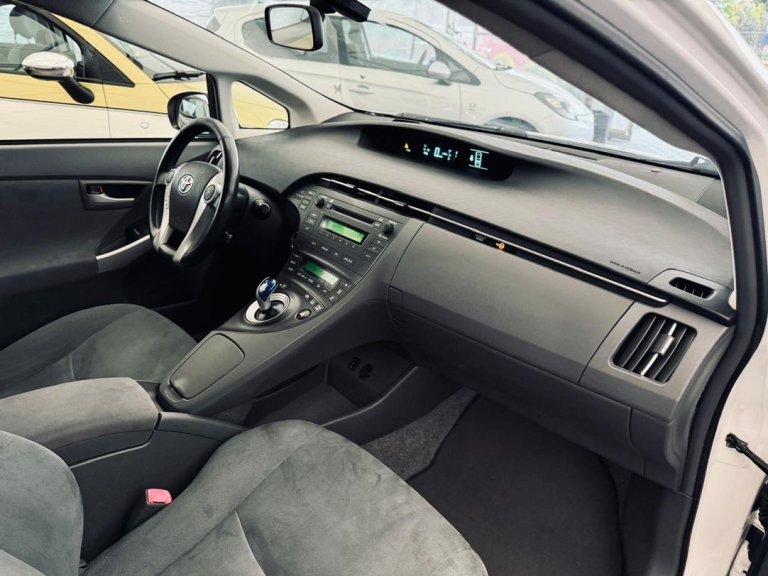 Toyota Prius 30