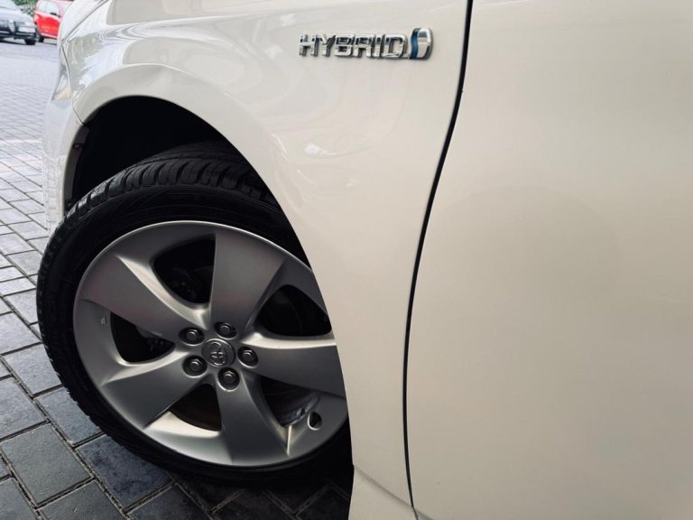 Toyota Prius 3