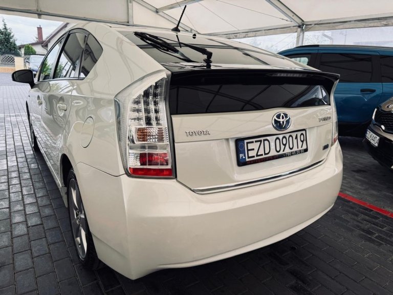 Toyota Prius 33