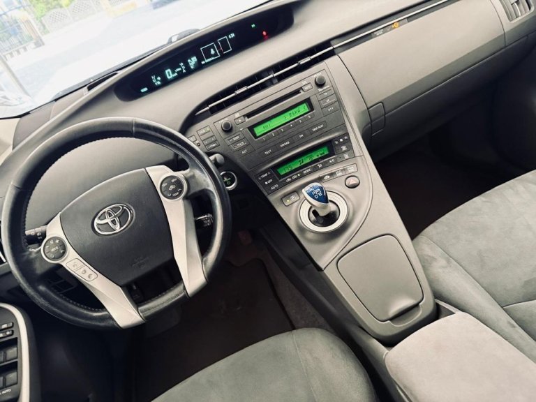Toyota Prius 8