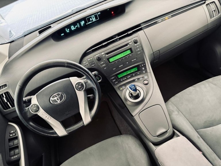 Toyota Prius 9
