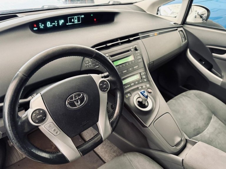 Toyota Prius 10
