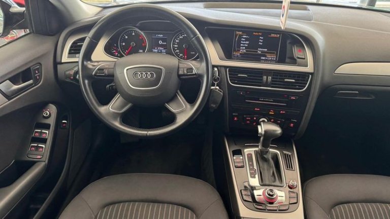 audi-a4-avant-2014 (26)