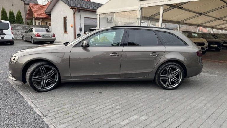 audi-a4-avant-2014 (36)