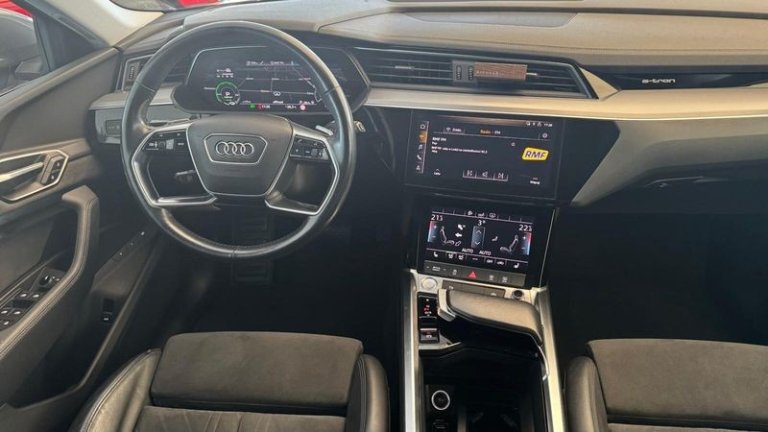 audi-e-tron-2019 (24)