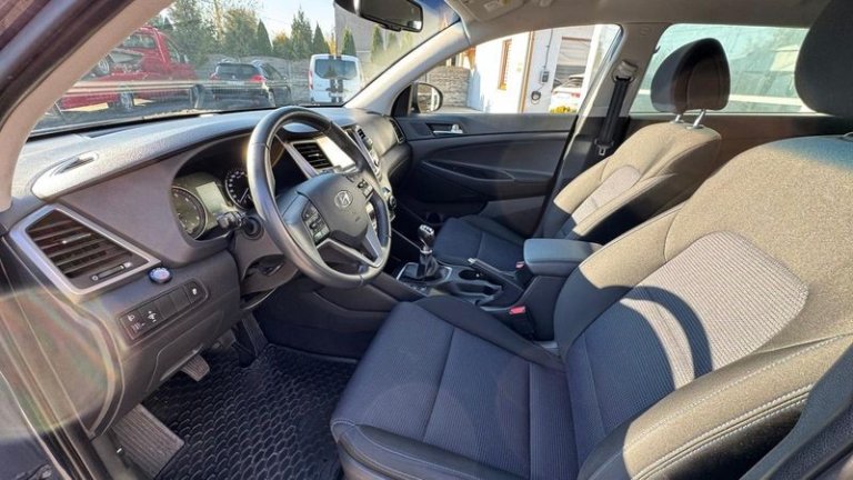 hyundai-tucson-blue-1-6-gdi-2wd-navi (12)