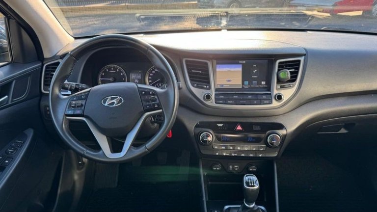 hyundai-tucson-blue-1-6-gdi-2wd-navi (19)
