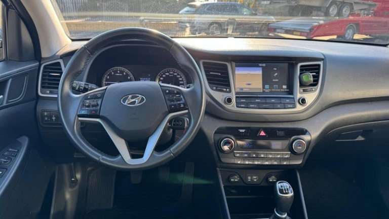 hyundai-tucson-blue-1-6-gdi-2wd-navi (20)