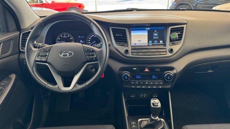 hyundai-tucson-blue-1-6-gdi-2wd-navi (38)