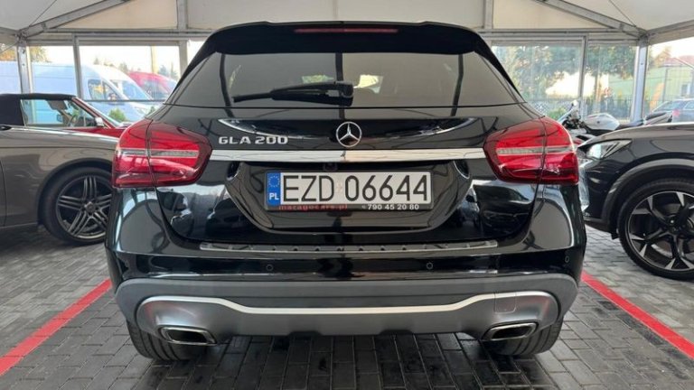 mercedes-benz-gla-21