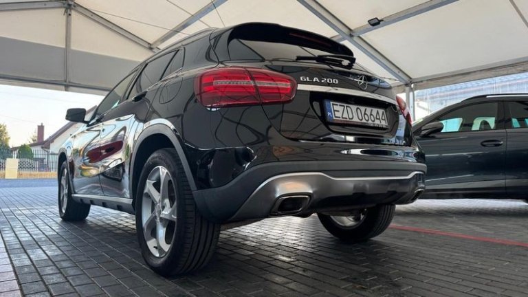 mercedes-benz-gla-24