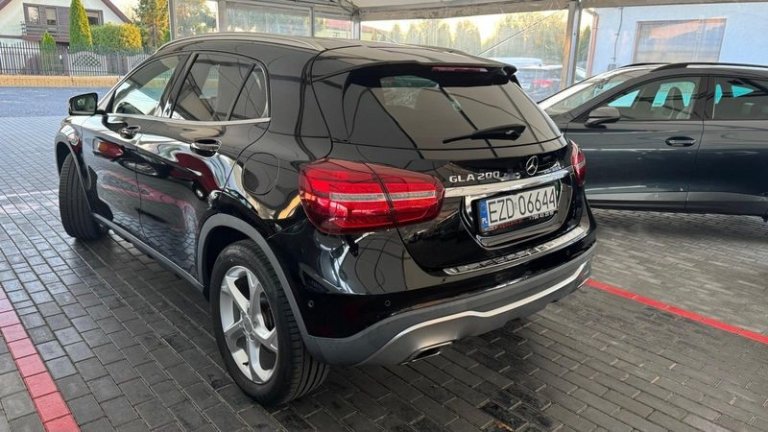 mercedes-benz-gla-31