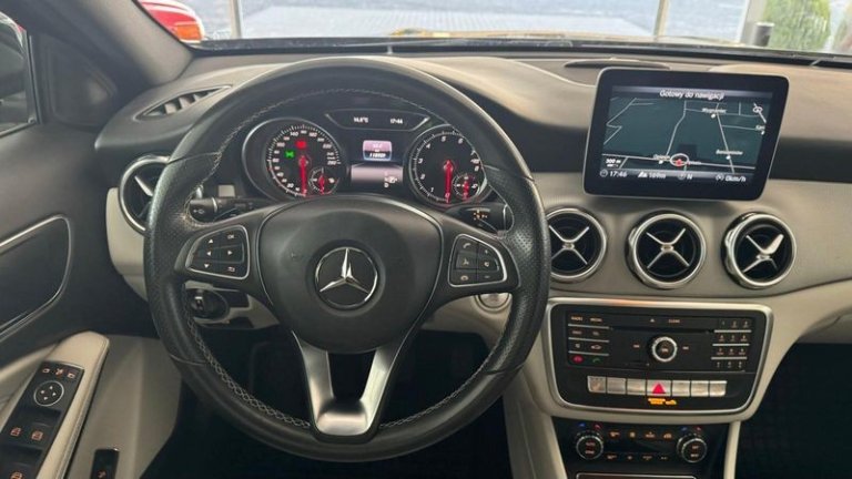 mercedes-benz-gla-39