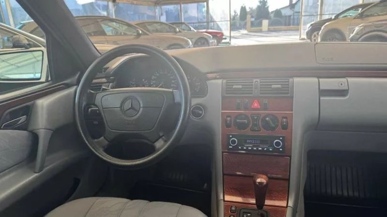 mercedes-benz-klasa-e-1998 (33)