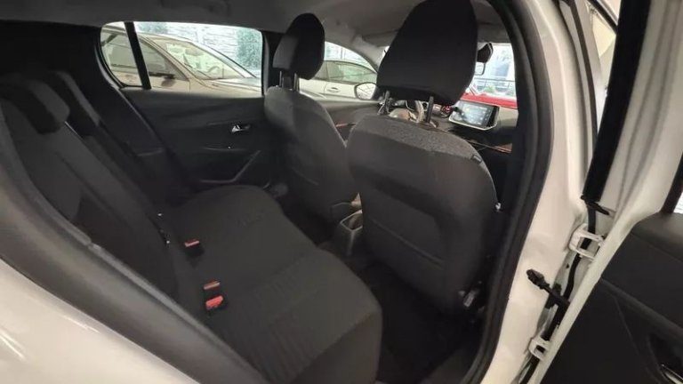 peugeot-208-12-puretech-active-ss (31)