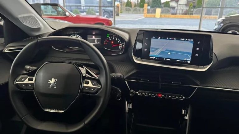 peugeot-208-12-puretech-active-ss (37)