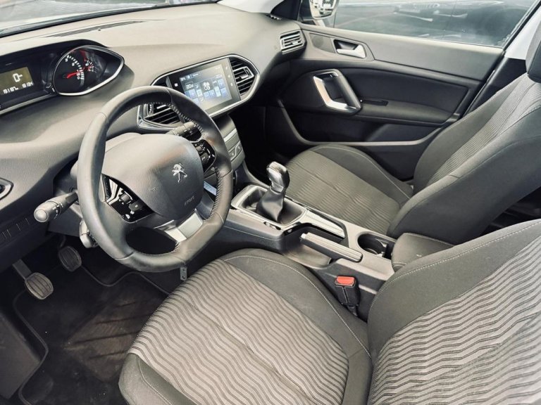 Peugeot 308 IMG-20250716-WA0042