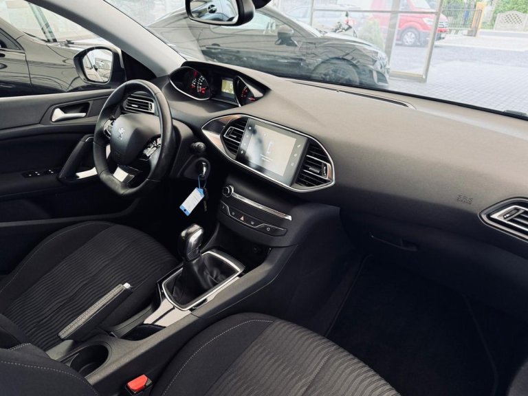 Peugeot 308 IMG-20250716-WA0043
